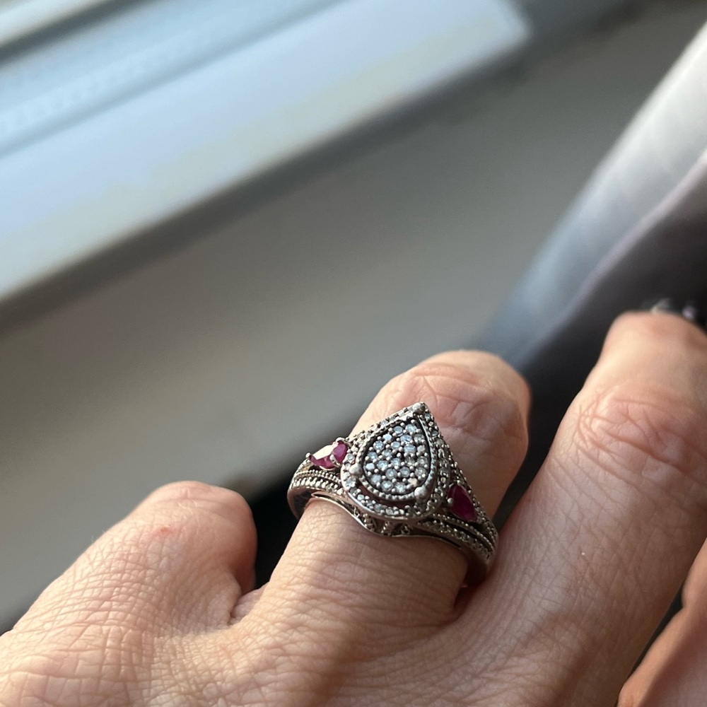 DIAMOND  and Ruby RING - Picture 14 of 15